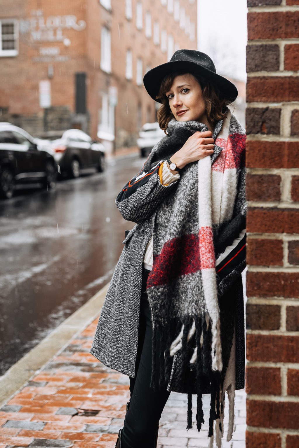 5 oversized scarves to warm up your winter outfits - District of Chic